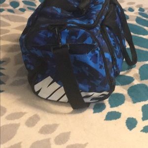 Nike duffle bag in good condition only used few ti
